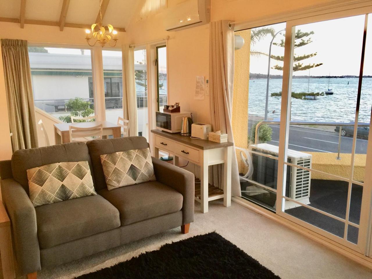 Bucklands Beach Waterfront Motel Auckland Exterior photo